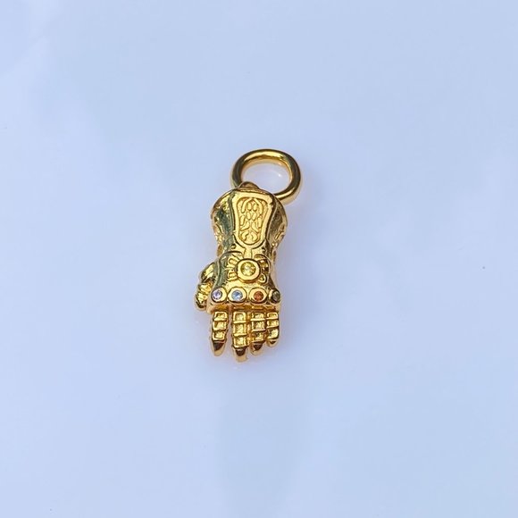 Marvel The Avengers Infinity Gauntlet Dangle Charm - Picture 4 of 12